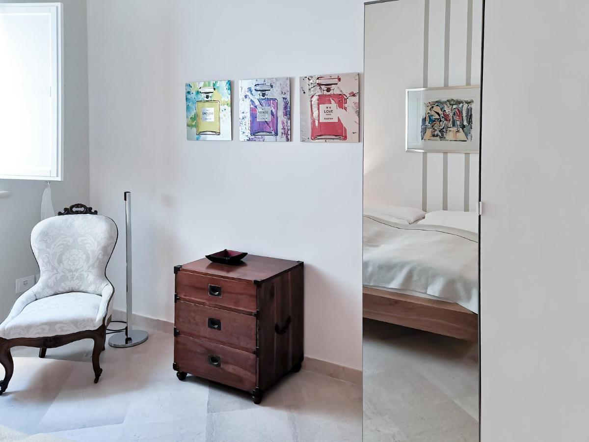 Bed and Breakfast Palazzo Charlie Lecce Exterior foto