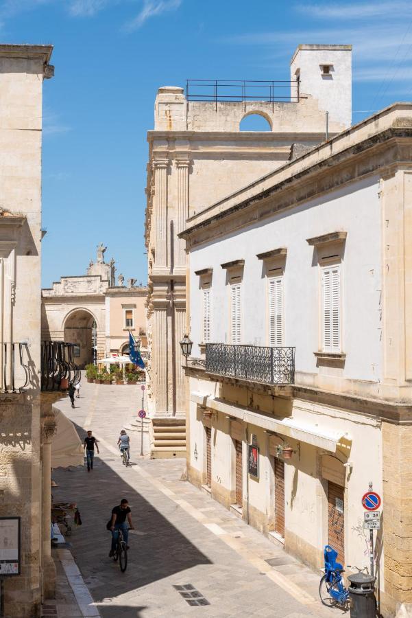 Bed and Breakfast Palazzo Charlie Lecce Exterior foto